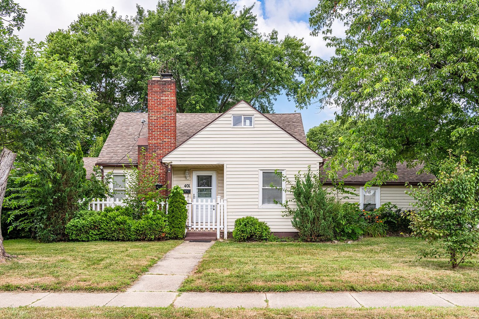 401 S Alex Rd, Dayton, OH 45449, photo 2